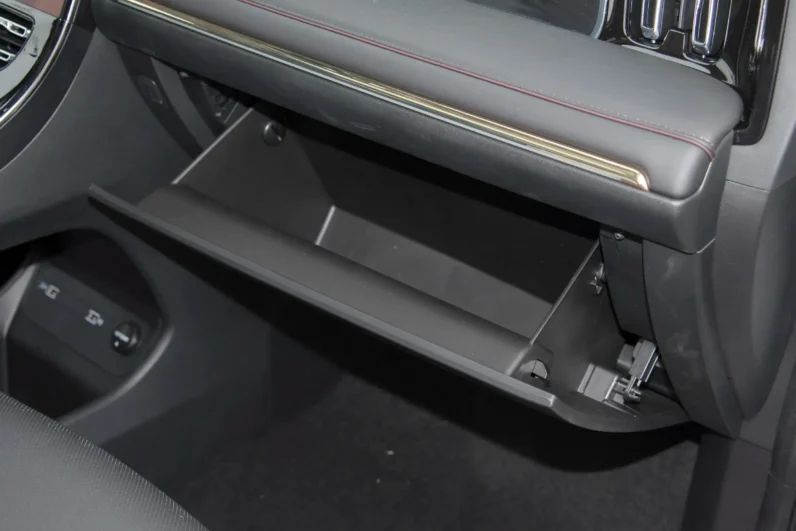 
								GAC Trumpchi M8 full									