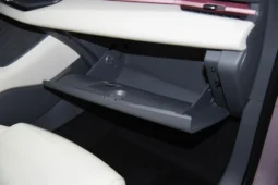 
										Lynk & Co 06 EM-P full									