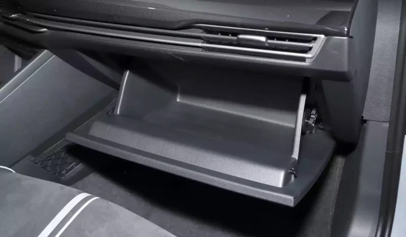 
								Volkswagen Golf 2026 full									