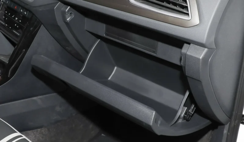 
								Volkswagen T-Roc full									