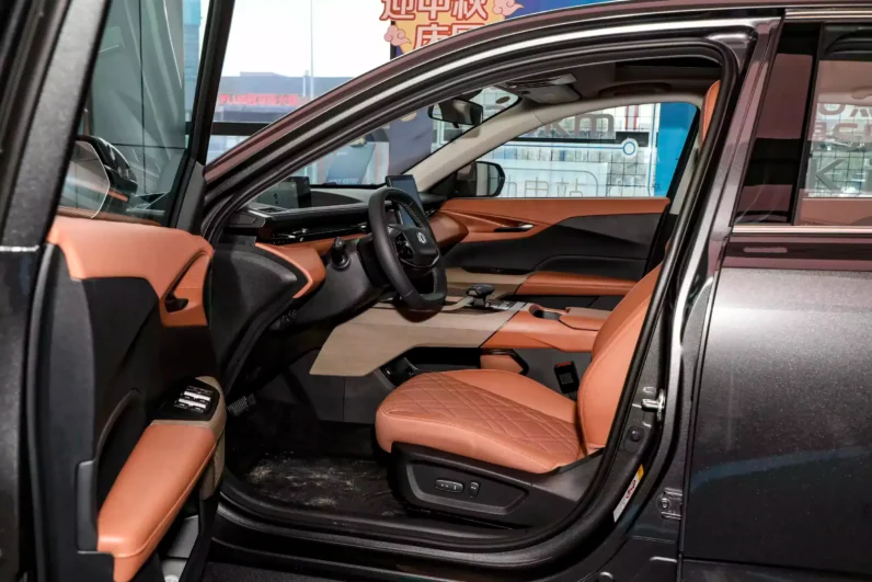 
								Changan Qiyuan A05 (NEVO) full									