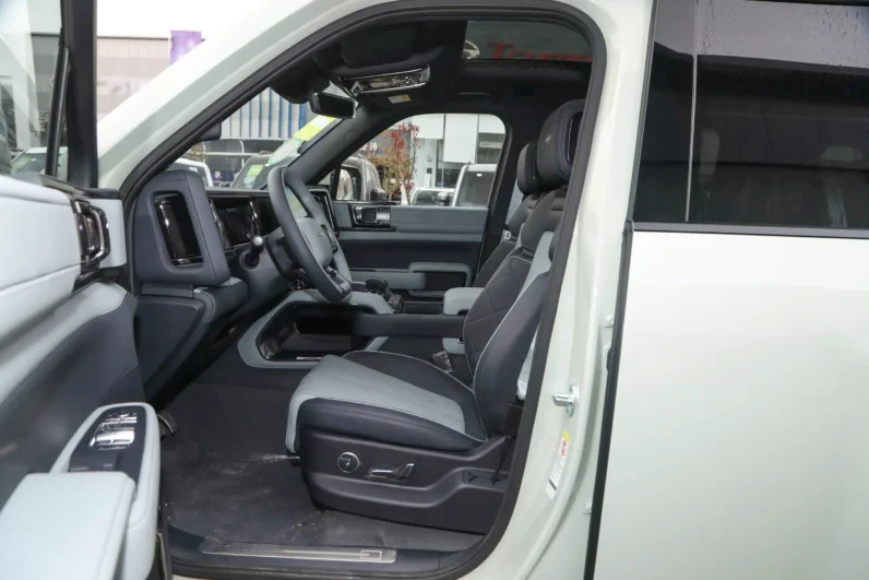 
								Fangchengbao Bao 5 (BYD Leopard 5) full									