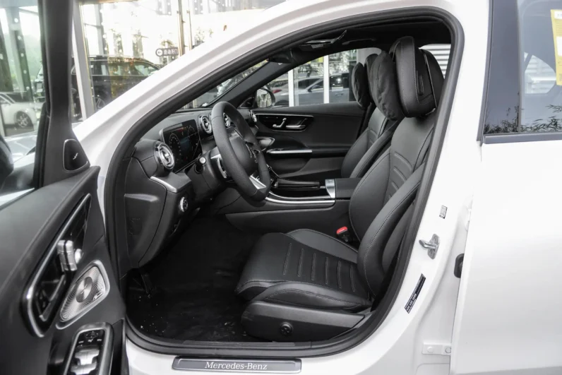 
								Mercedes-Benz C-Class full									