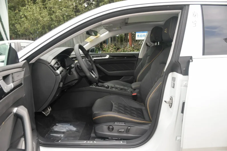 
								Volkswagen Arteon full									