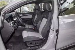 
										Volkswagen Golf full									