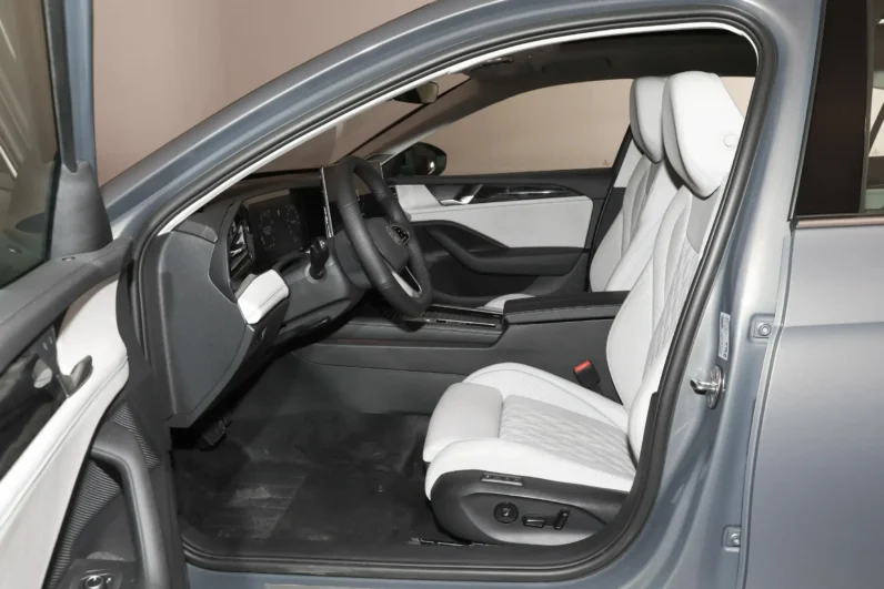 
								Volkswagen Magotan full									