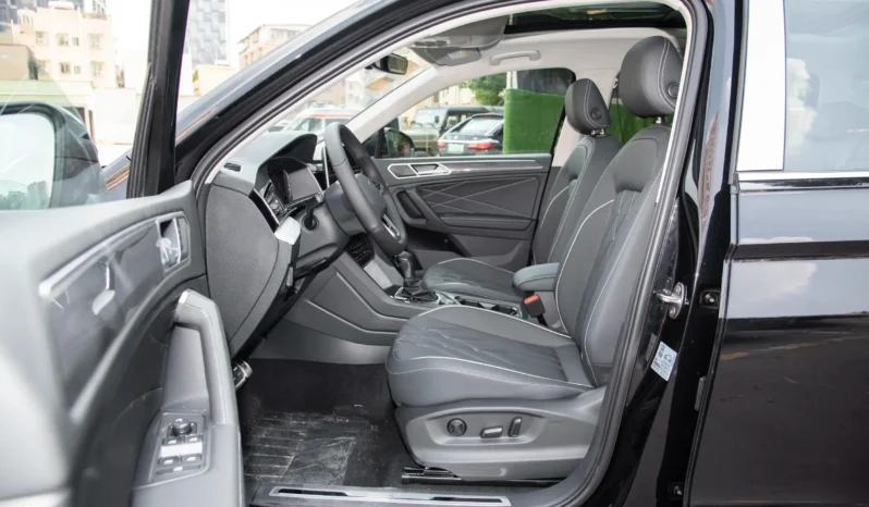 
								Volkswagen Tiguan L full									