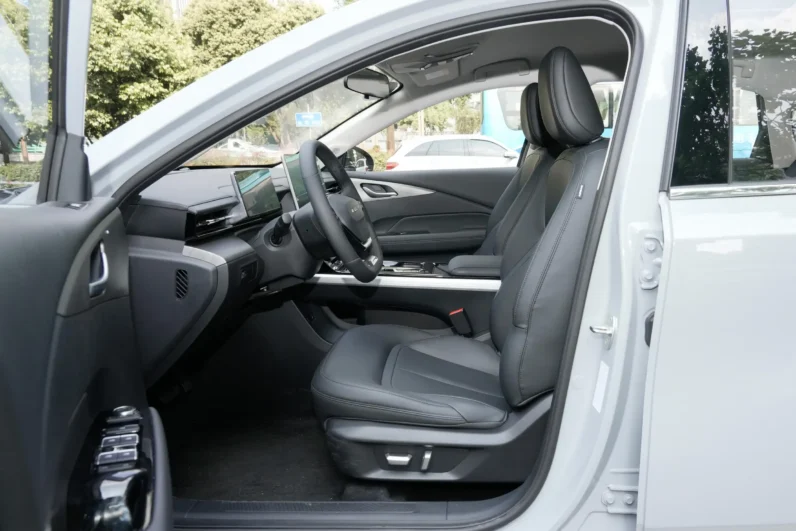 
								Wuling Xingguang EV full									