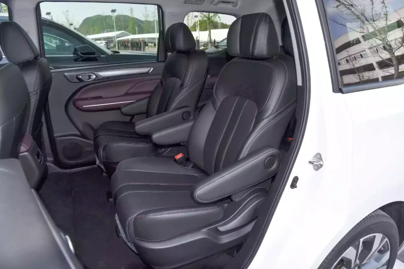 
								GAC Trumpchi M6 full									