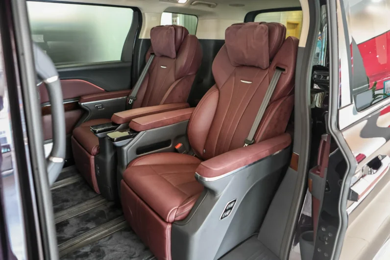 
								Hongqi HQ9 PHEV full									