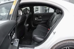 
										Mercedes-Benz C-Class full									