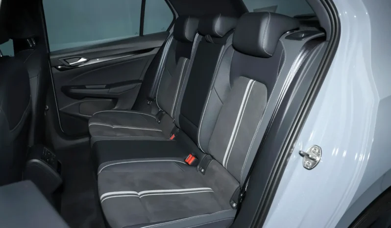 
								Volkswagen Golf 2026 full									