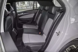 
										Volkswagen Golf full									