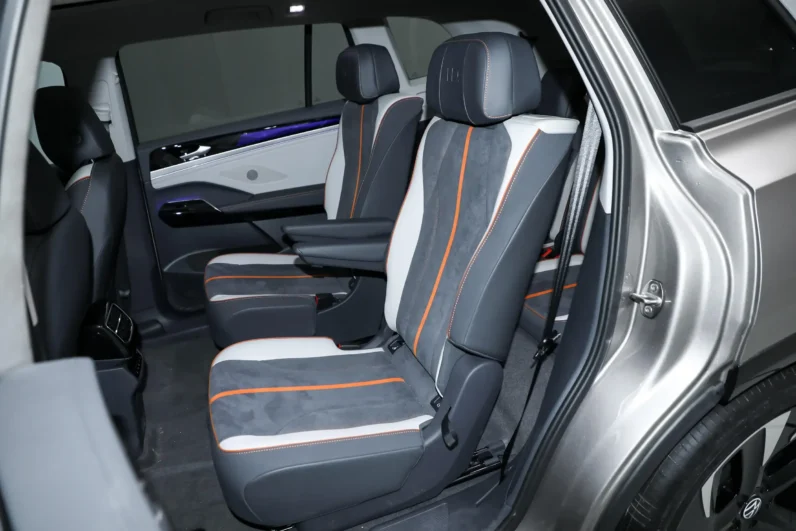 
								Volkswagen ID.6 CROZZ full									