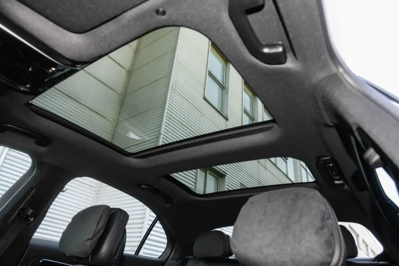 
								Mercedes-Benz C-Class full									