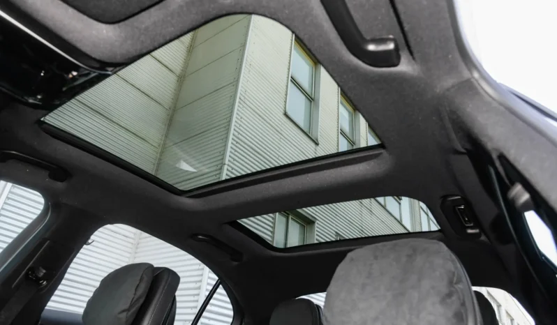 
								Mercedes-Benz C-Class full									