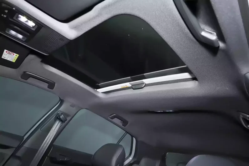 
								Volkswagen Golf 2026 full									