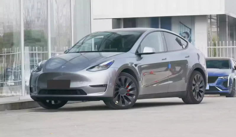 
								Tesla Model Y full									