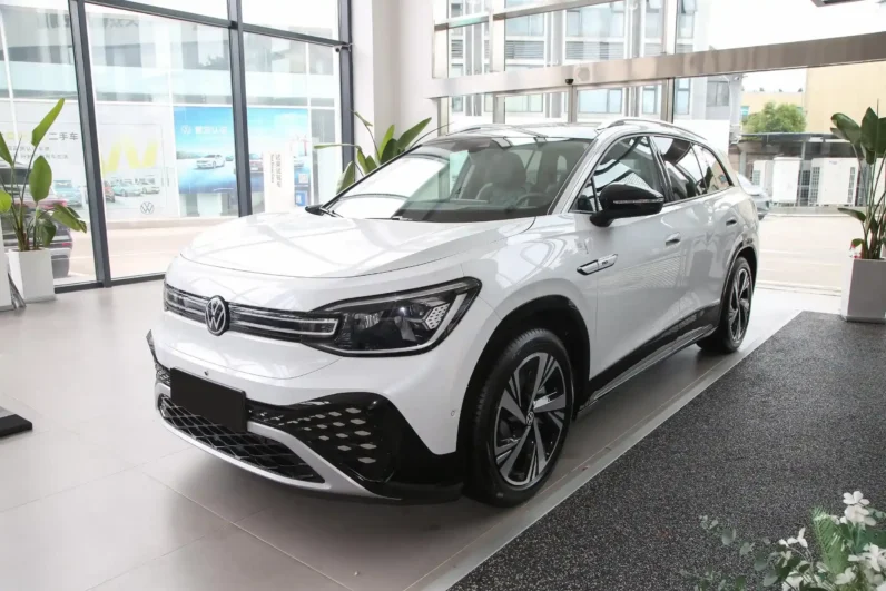 
								Volkswagen ID.6 CROZZ full									