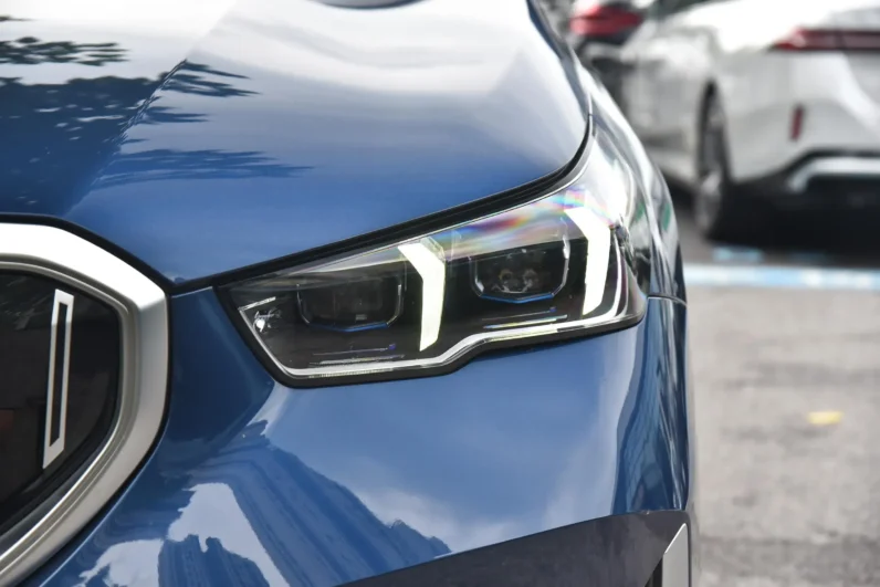 
								BMW i5 full									