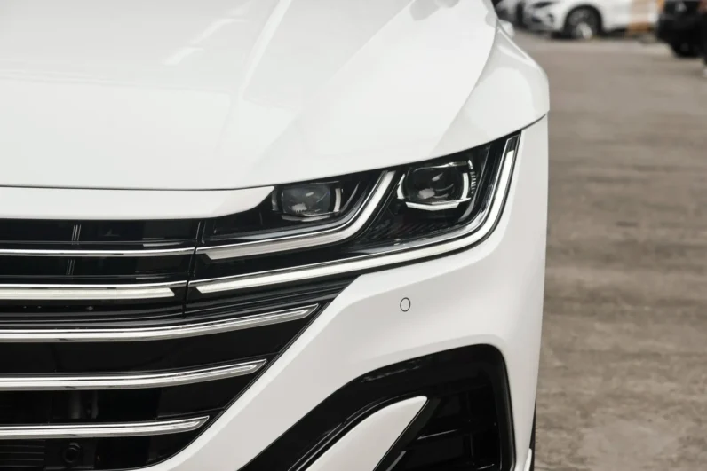 
								Volkswagen Arteon full									