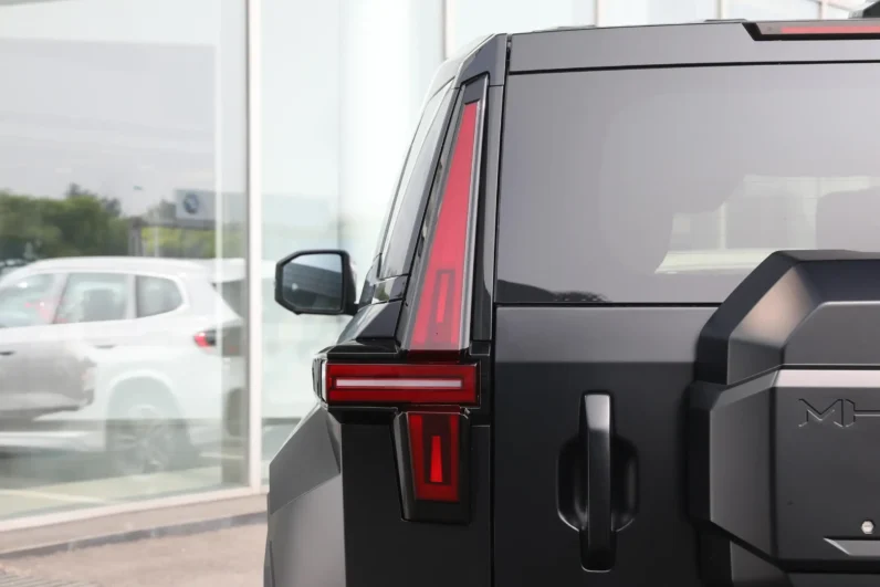 
								M-Hero 917 REEV full									