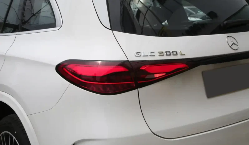 
								Mercedes-Benz GLC full									