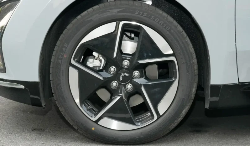 
								Wuling Xingguang EV full									