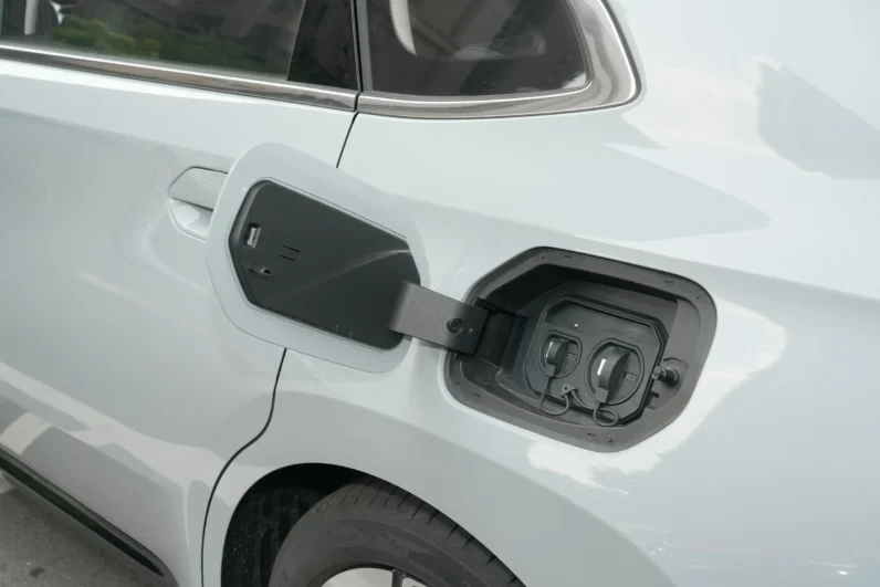 
								Wuling Xingguang EV full									