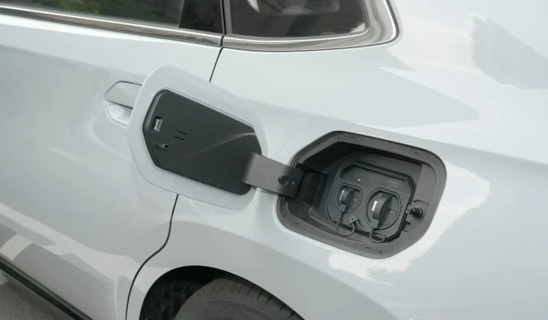 
								Wuling Xingguang EV full									