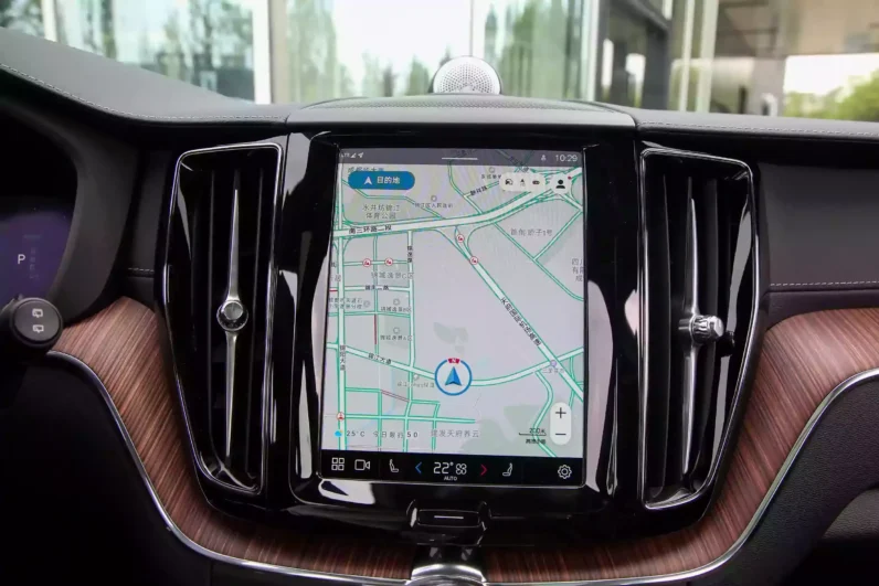 
								Volvo XC60 PHEV full									