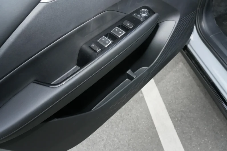 
								Wuling Xingguang EV full									