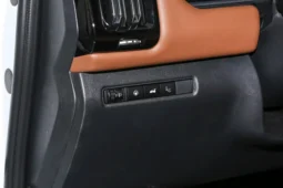 
										Nissan Pathfinder full									