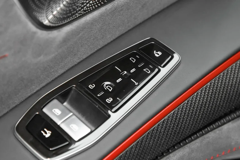 
								BYD Yangwang U9 full									