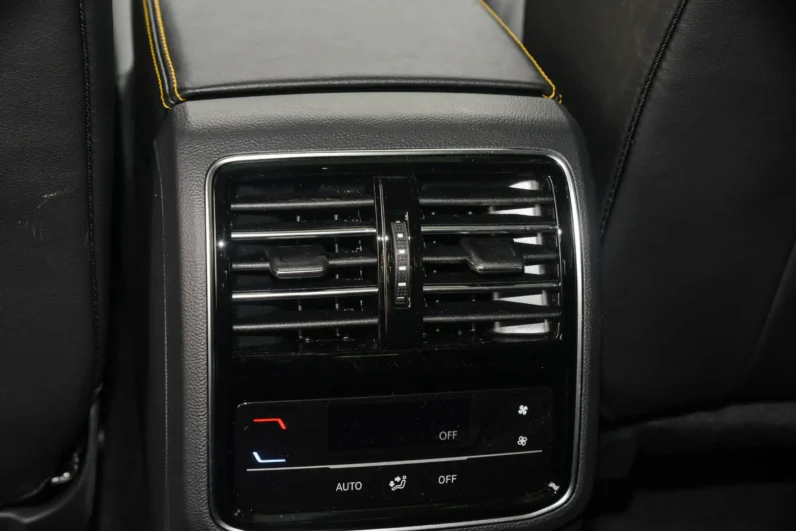 
								Volkswagen Arteon full									