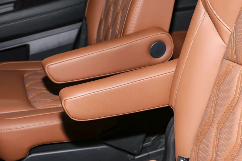 
								Nissan Pathfinder full									