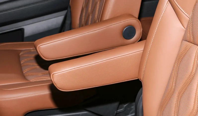 
								Nissan Pathfinder full									