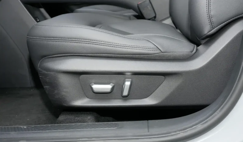 
								Wuling Xingguang EV full									