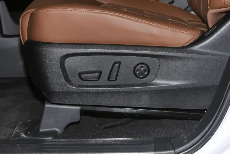 
								Nissan Pathfinder full									