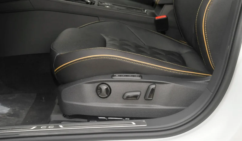 
								Volkswagen Arteon full									
