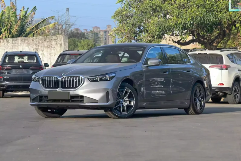 Imgi 3 BMW i5 2024 appearance
