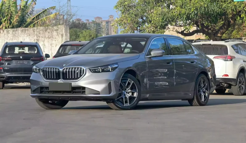 Imgi 3 BMW i5 2024 appearance