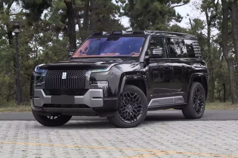 Imgi 3 BYD Yangwang U8 2023 appearance 1 (1)