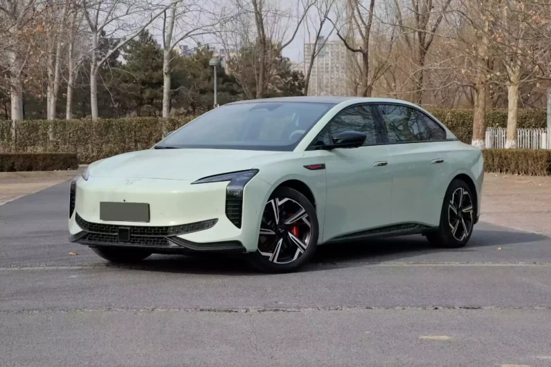 Imgi 3 Hongqi EH7 2024 appearance