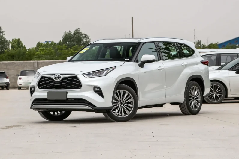 Imgi 3 Toyota Highlander 2024 appearance