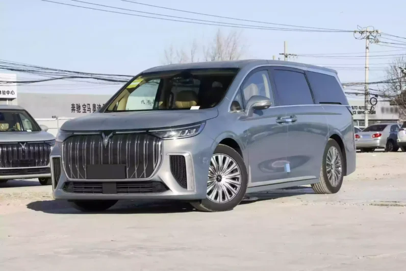 Imgi 3 Voyah Dreamer EV 2022 appearance