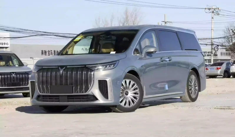 Imgi 3 Voyah Dreamer EV 2022 appearance