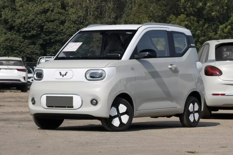 Imgi 3 Wuling Hongguang MINI EV 2024 appearance