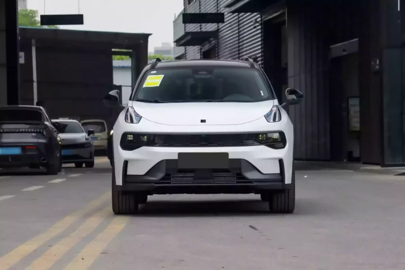
								Lynk & Co 01 full									