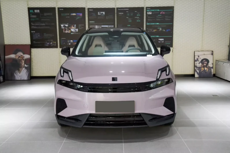 
								Lynk & Co 06 EM-P full									